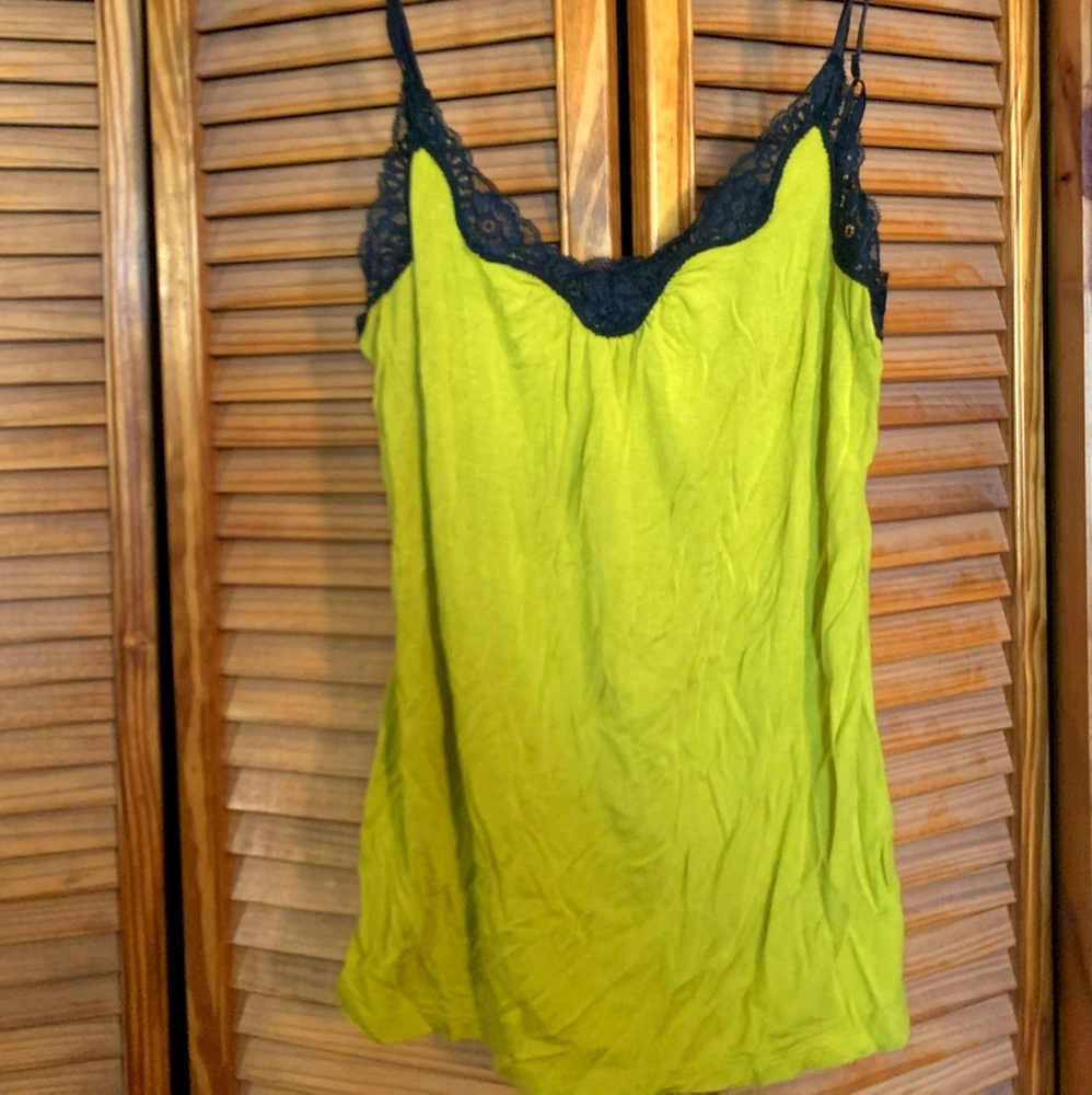 Express lace tank size medium